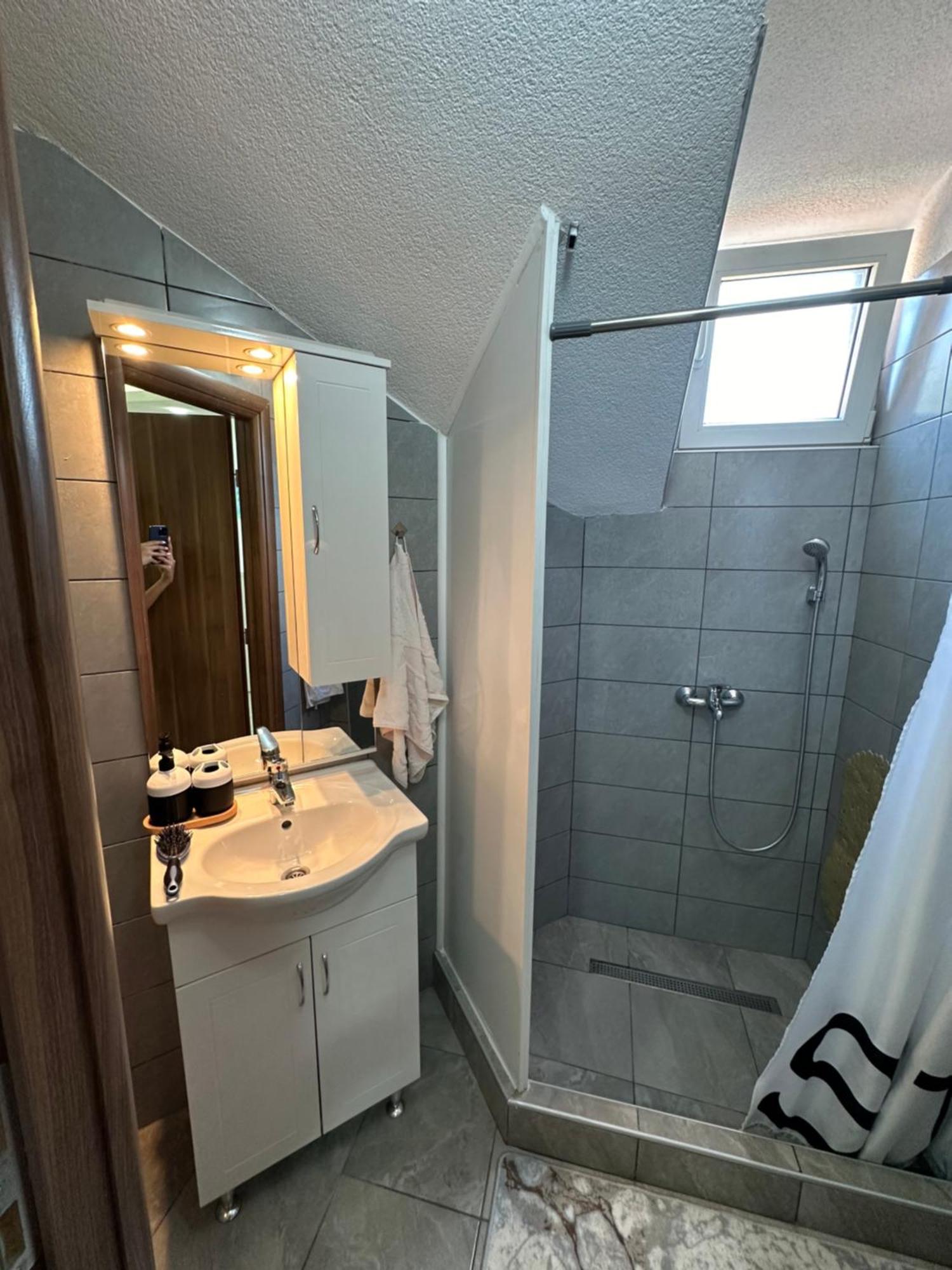 New Luxury In Center