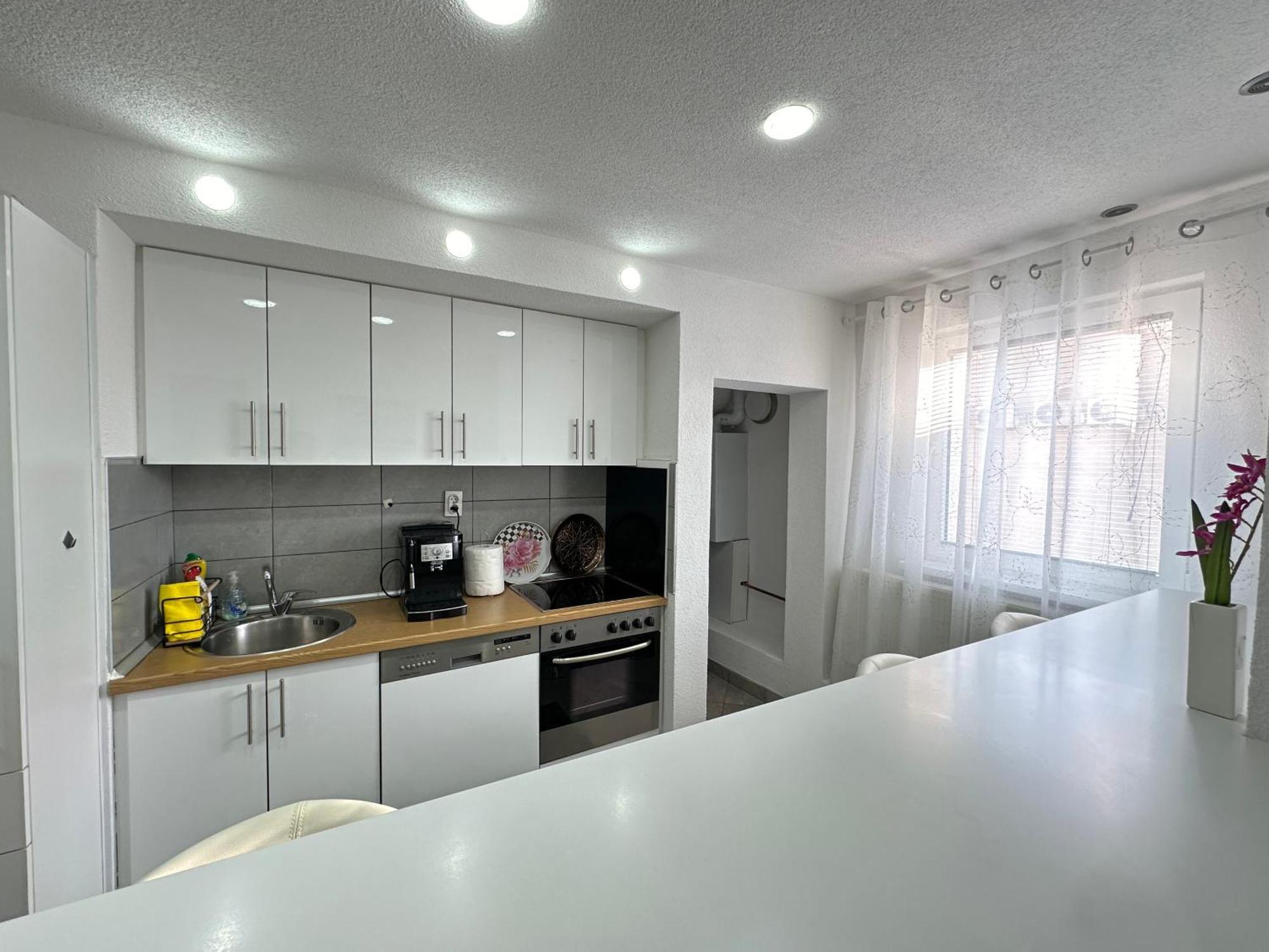New Luxury In Center