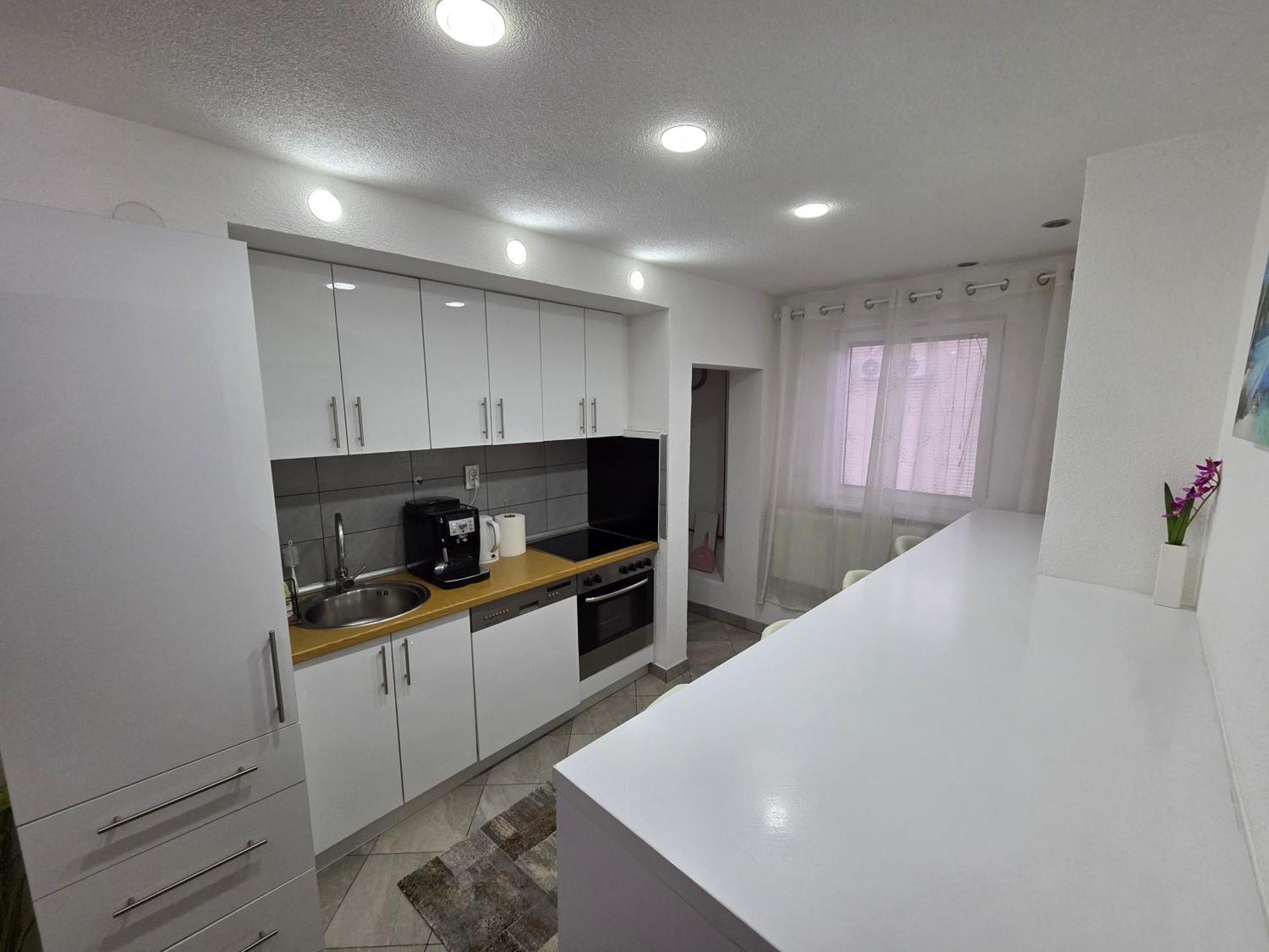 New Luxury In Center
